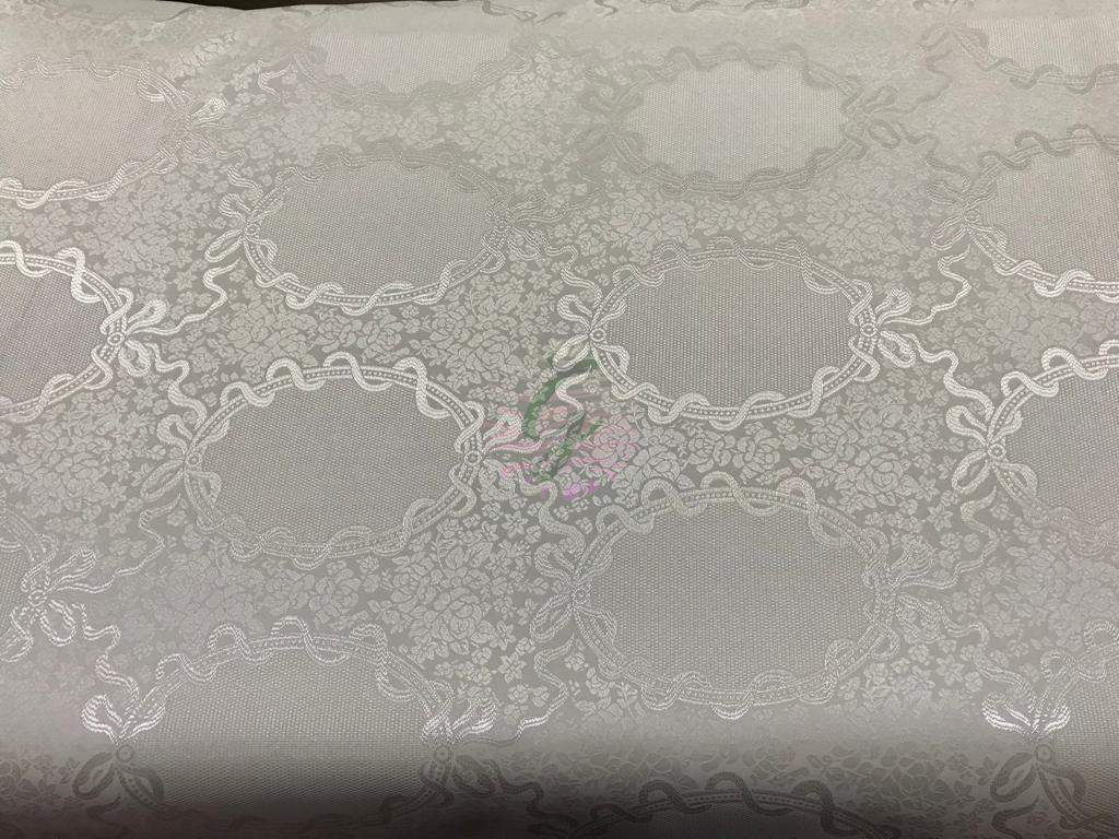 Dertsiz Etamin Masa Örtüsü(Oval Desen)