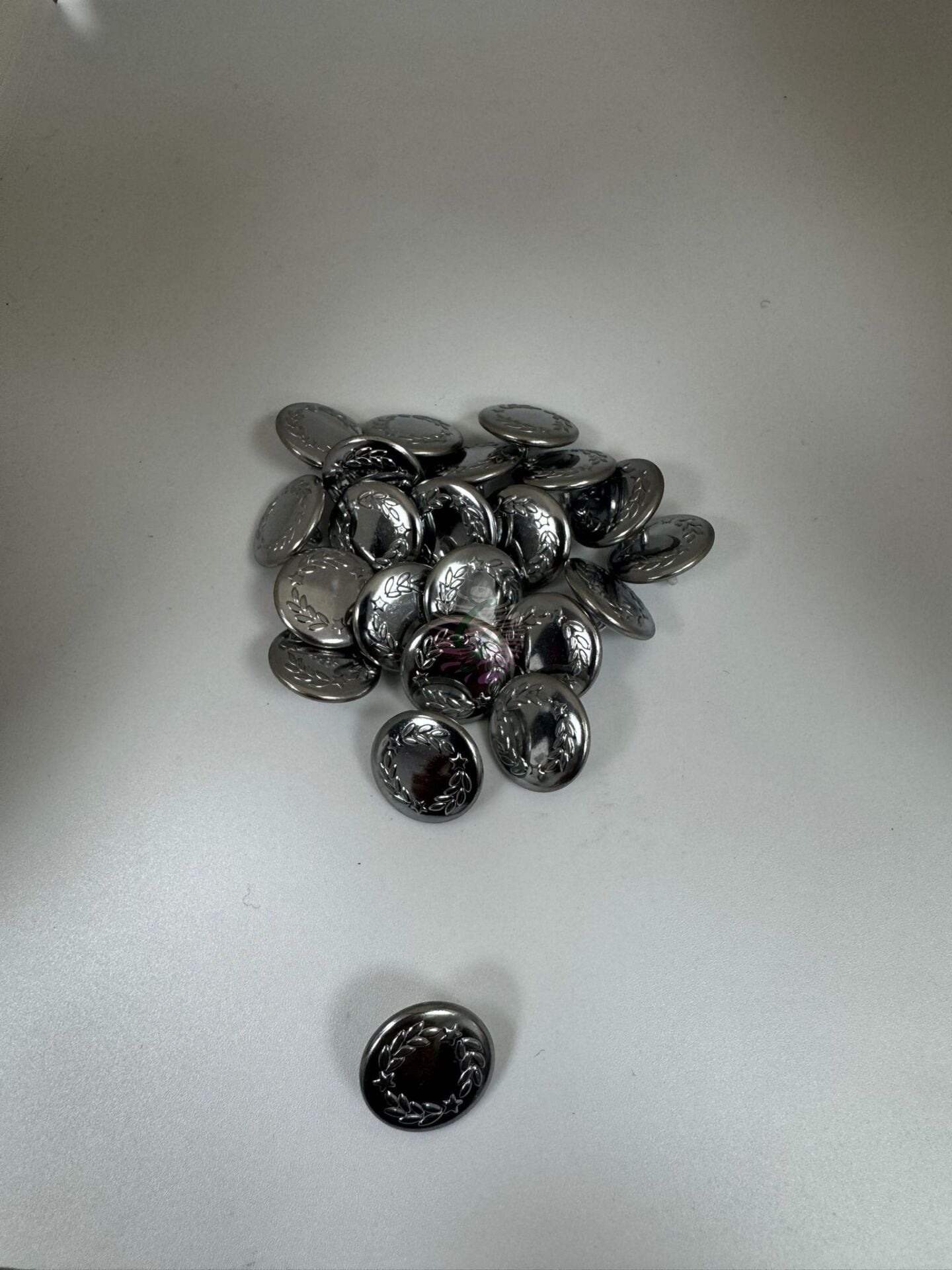 1.5 cm Gümüş Renk Metal Düğme 22 adet