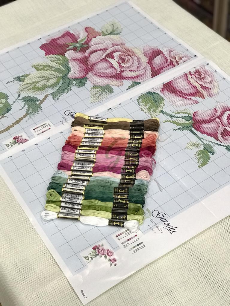 Güllü Masa Örtüsü Kiti