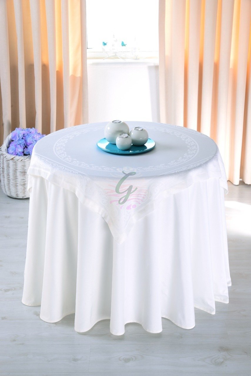 100×100 cm Ölçüde Kapak Hazır Etamin Örtü(9231)